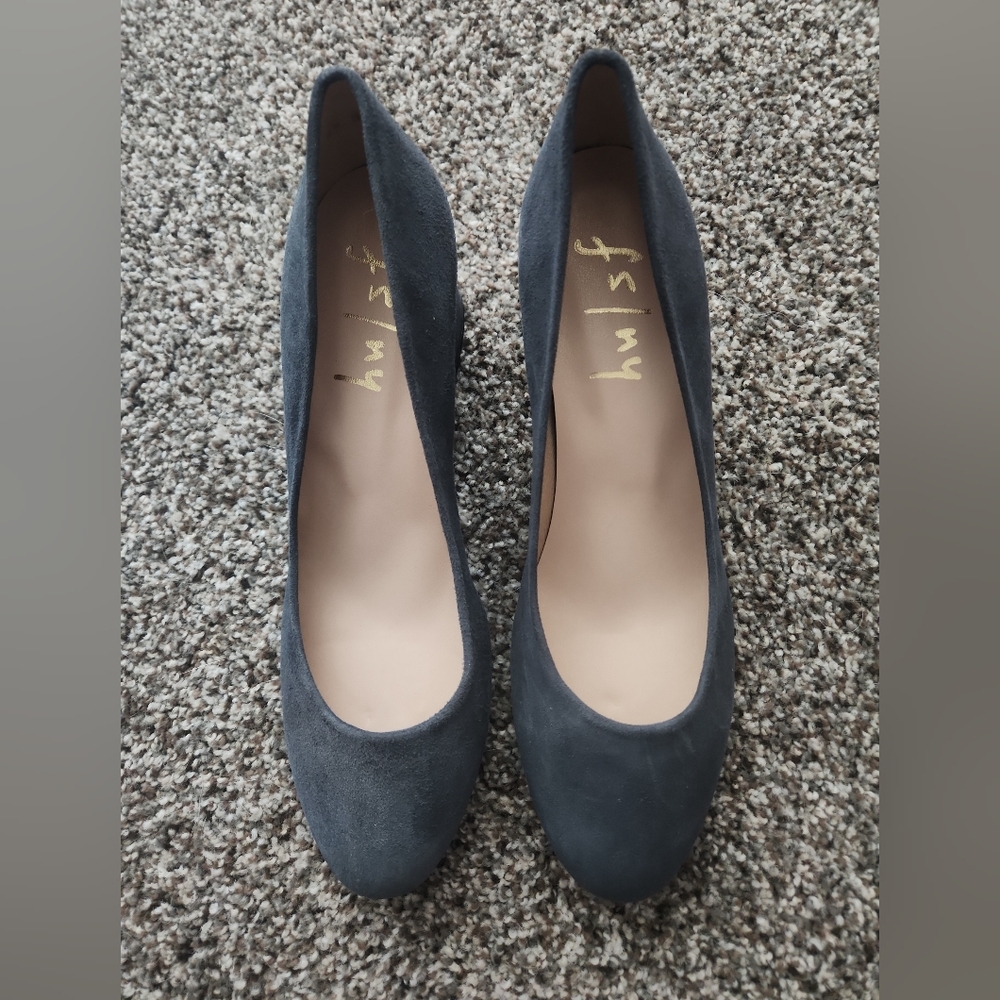 French Soles NY Gray Suede Leather Heels Size 8.5 New Without Box